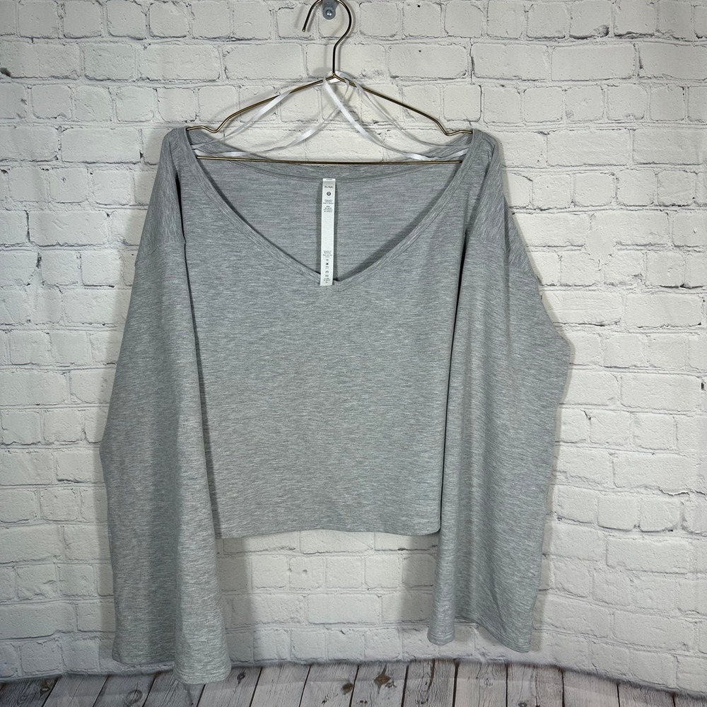 Lululemon BeCalm V neck‎ Cropped Top Heathered Grey XL/XXL Bell Sleeve
